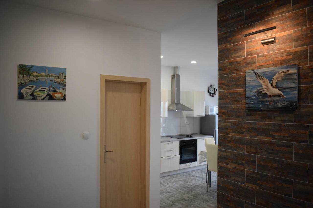 Appartement Apartman Dani-Podstrana Extérieur photo