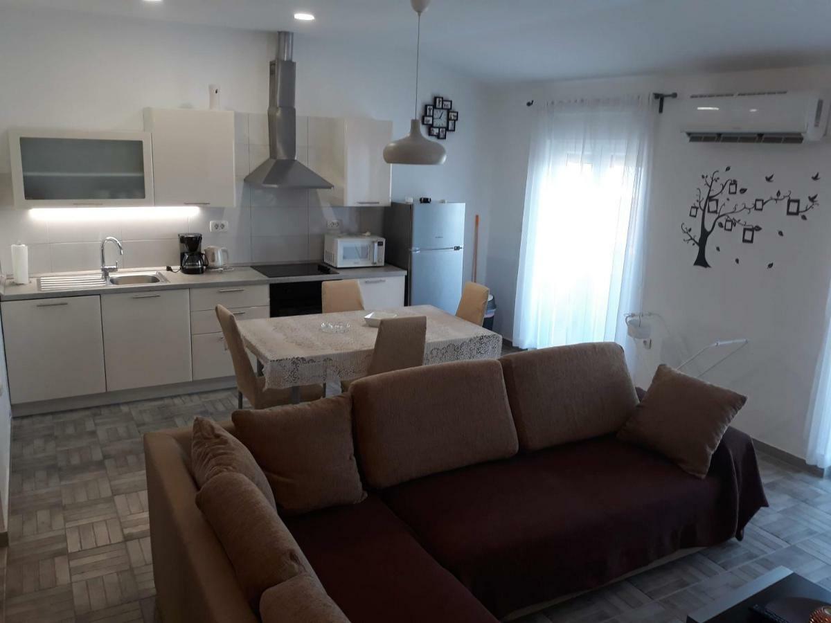 Appartement Apartman Dani-Podstrana Extérieur photo